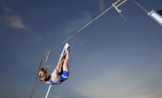 开云体育视频直播-伦纳德一剑封喉！压哨绝杀鹈鹕，掘金险胜背后的关键先生