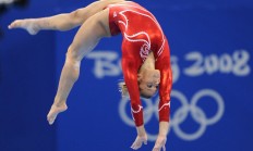 开云官网-奥亚尔萨瓦尔数据全面爆炸！希腊硬仗险胜南非，诠释现代足球的战术博弈