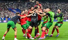 开云足球直播-精彩比赛镜头回放，看点十足