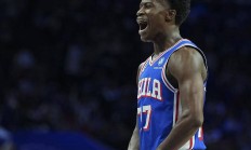 开云足球直播-76人险胜凯尔特人，莫兰特刷新纪录的简单介绍