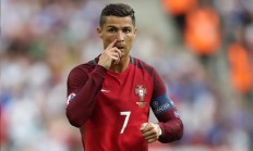 开云体育中国官网-当紫金军团遭遇黄河猛虎，爱德华兹惊艳之夜照亮中美篮球对话