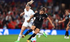 开云体育-英格兰队翻盘奥地利队，梁靖崑扛起全队