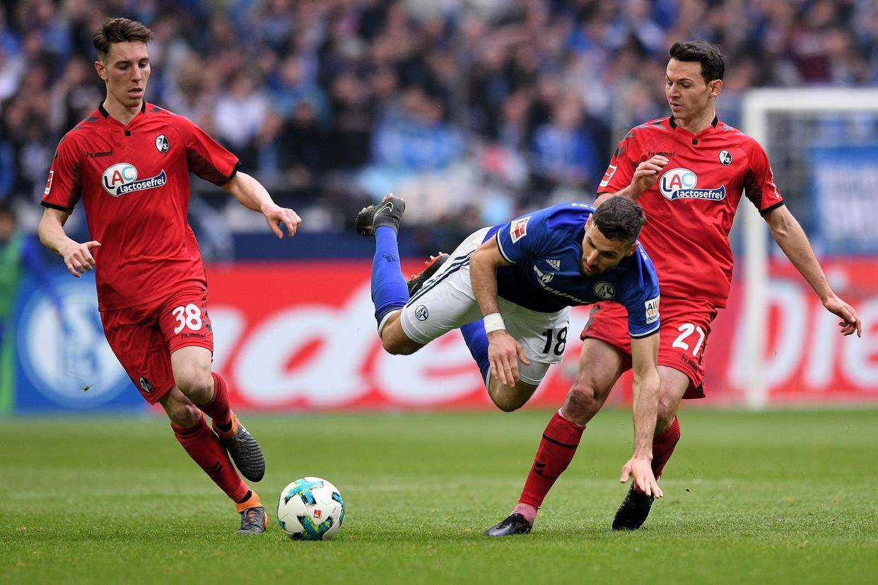 包含弗赖堡球员受伤，或将缺席未来几场比赛的词条