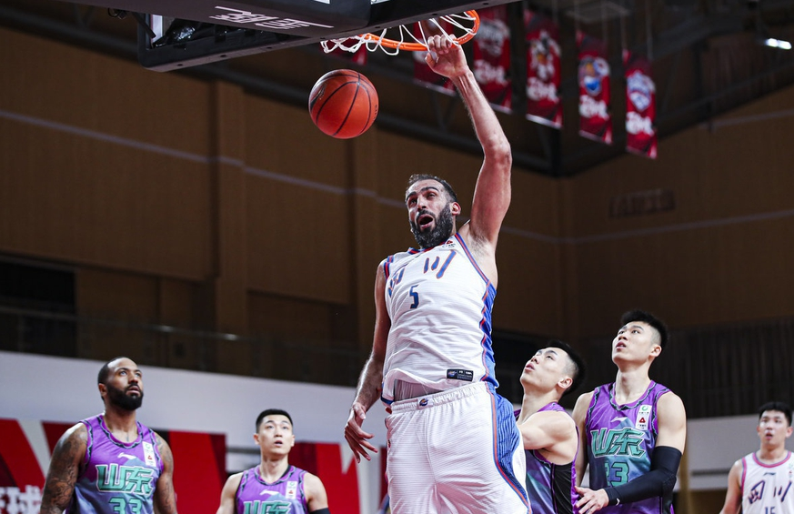 云南男篮豪取四连胜，冲击前四