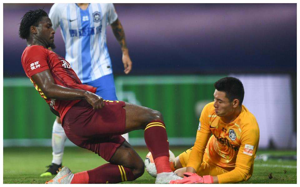 热门球队陷入低迷，球迷呼吁反思