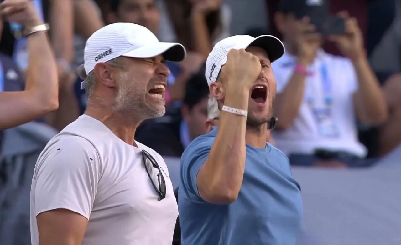 关于ATP总决赛绝杀年终总决赛，梅德韦杰夫扛起全队的信息