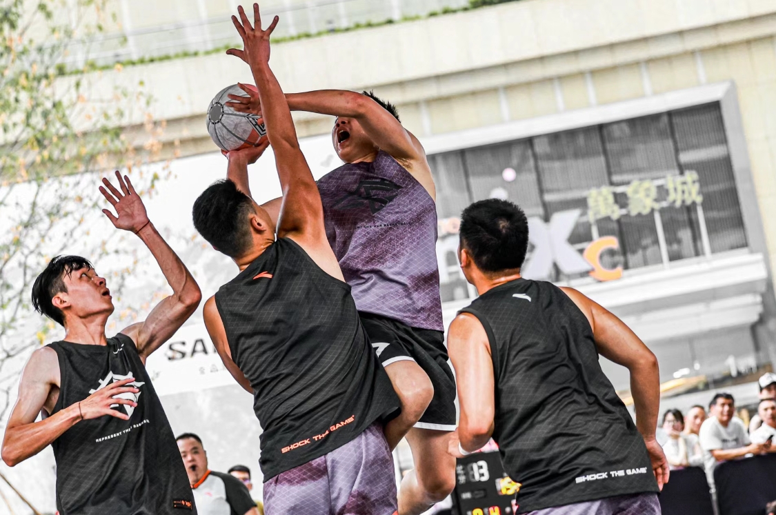 球场上的精彩瞬间,惊心动魄的比赛 球场上的精彩瞬间,惊心动魄的比赛