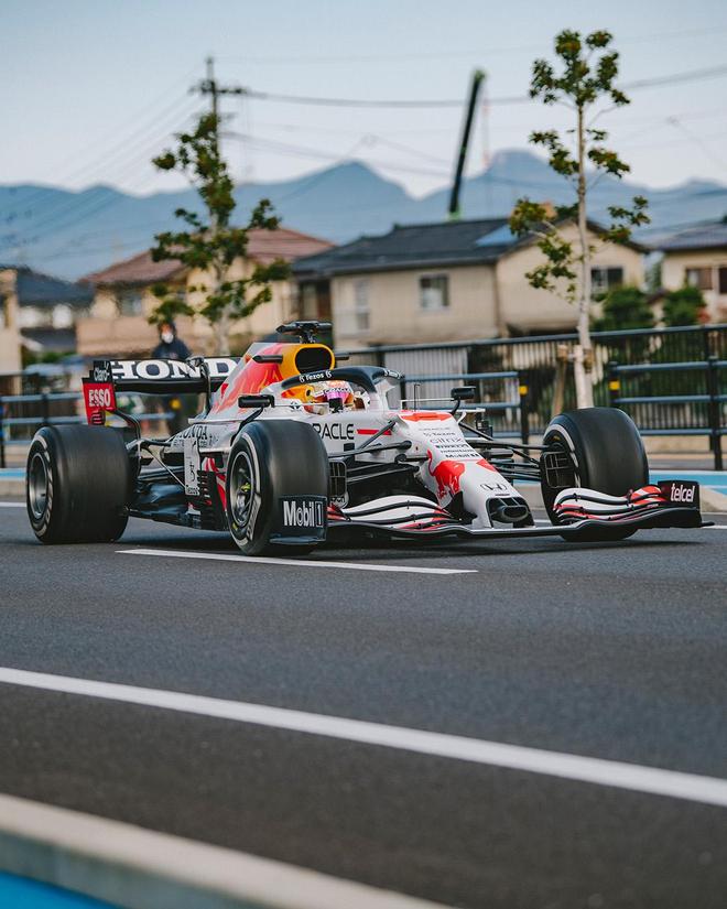 红牛车队碾压红牛二队,佩雷兹惊艳四座的简单介绍 红牛车队碾压红牛二队,佩雷兹惊艳四座的简单介绍