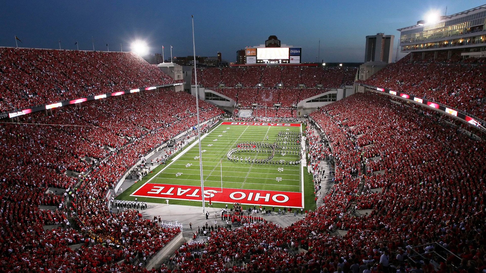 赛道与球场的双城记，F1街道赛焦点战，雄鹿血拼雷霆