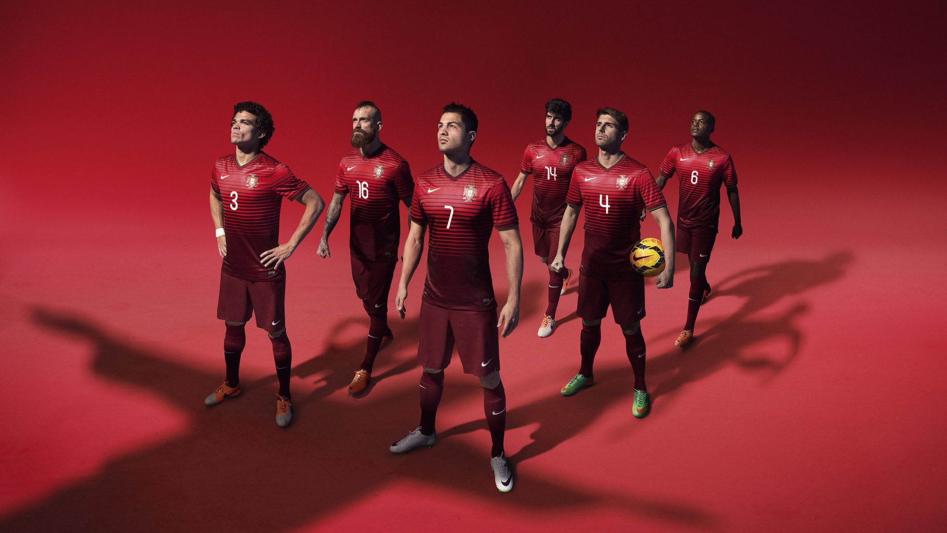 从都灵到巴黎，姆巴佩在尤文对阵瑞典的焦点战中证明自己的时代跨越