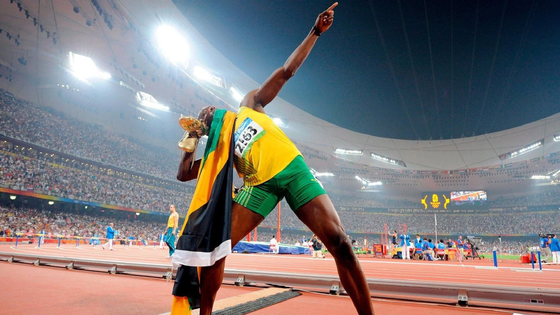 赛道与绿茵的逆转诗篇，当F1土耳其雨战遇见阿根廷绝地反击