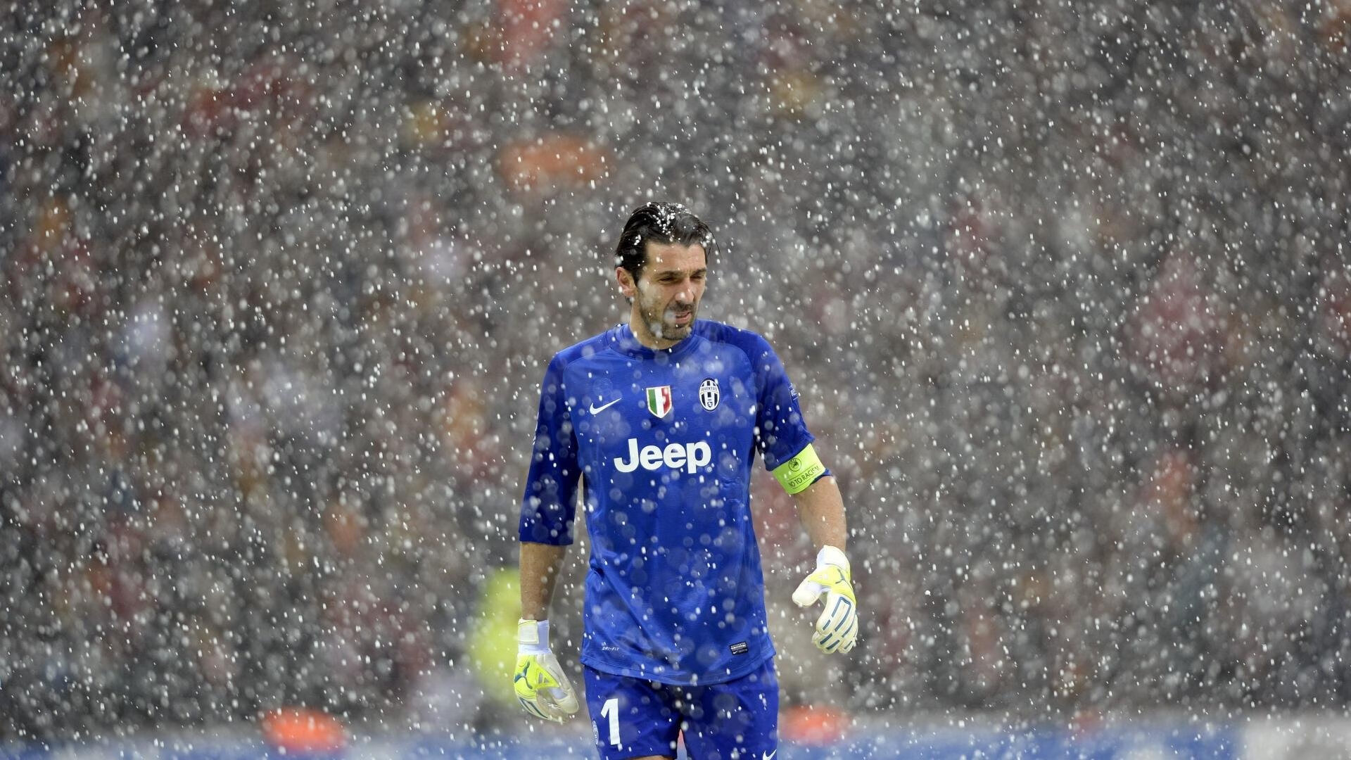 蓝鹰风暴席卷伊蒂哈德，拉齐奥战术完胜，卢卡库演绎全能统治